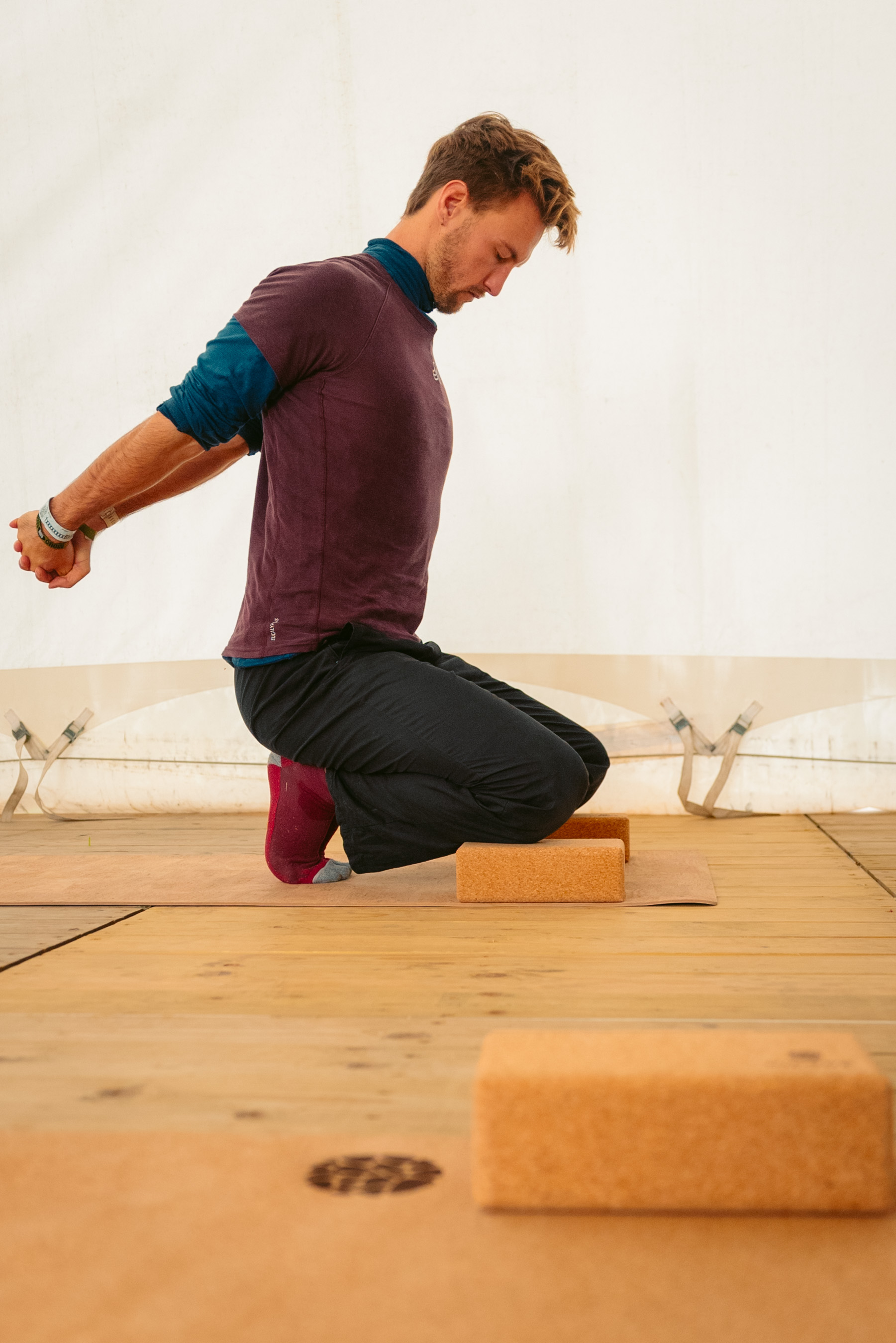 Rock Werchter Man Kneeling Block Support