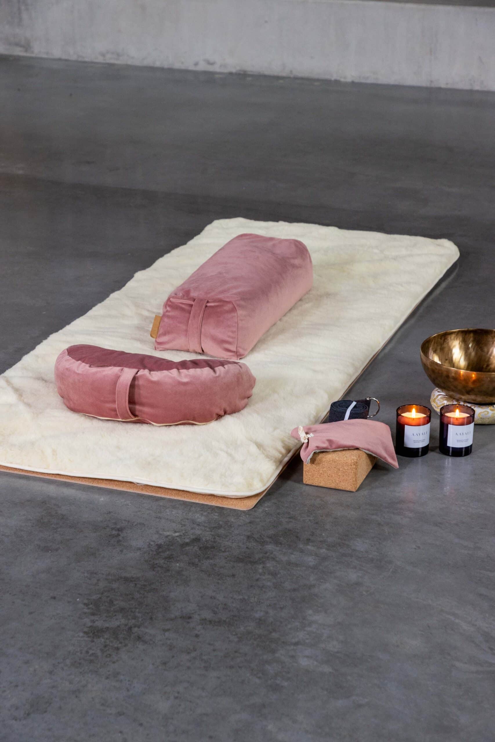 PIERRE Wool Mat And Bolster Set