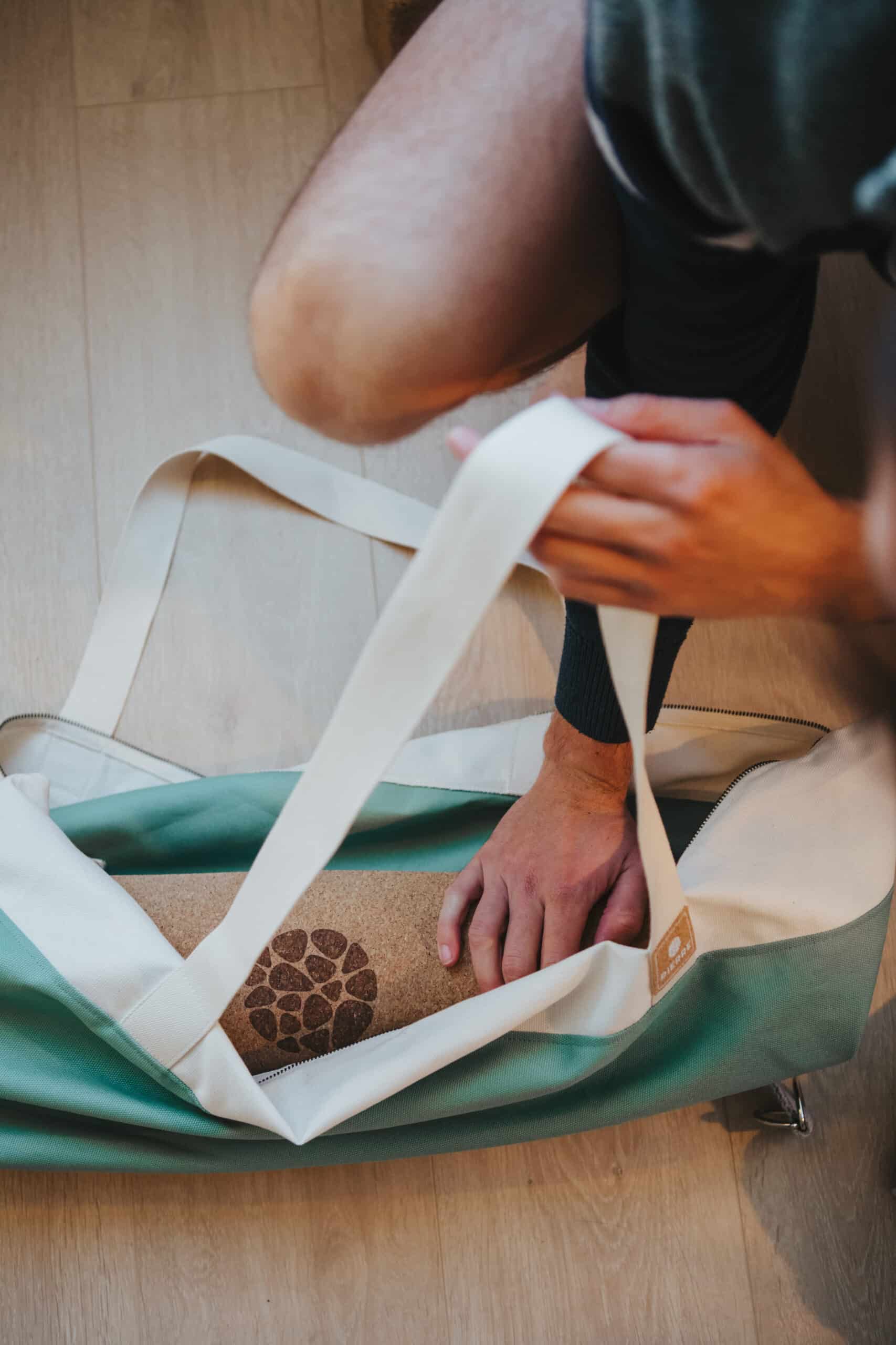 PIERRE Cork Mat Inside Yoga Bag