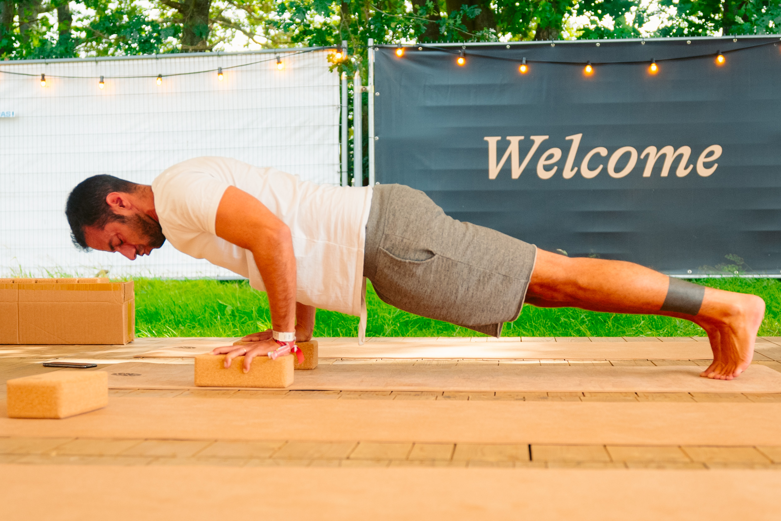 Rock Werchter Plank Pose Welcome Banner