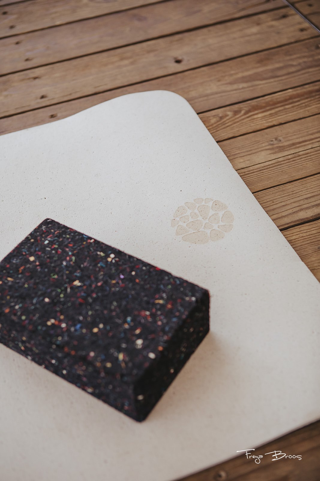 Festival Dome Black Cork Block Cream Mat