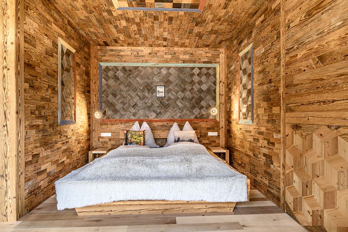 Rustic Cabin Bedroom With Reclaimed Wood