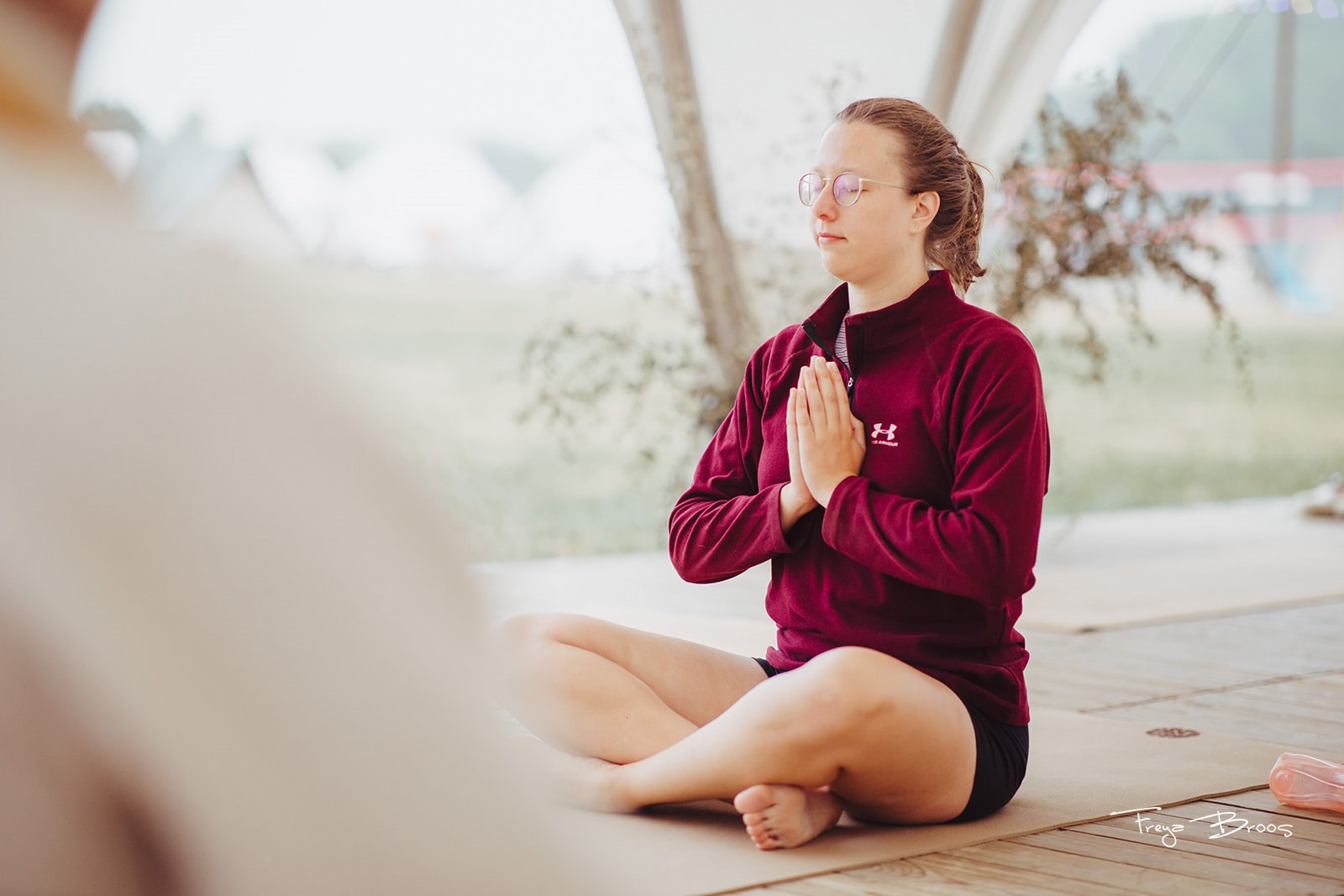 Festival Dome Woman Prayer Hands Burgundy