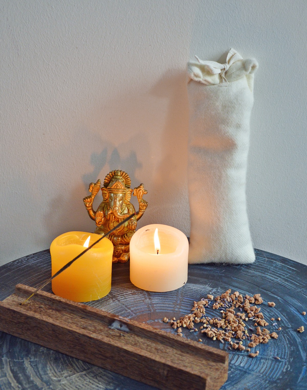 Yoga Altar With Candles And PIERRE Bag